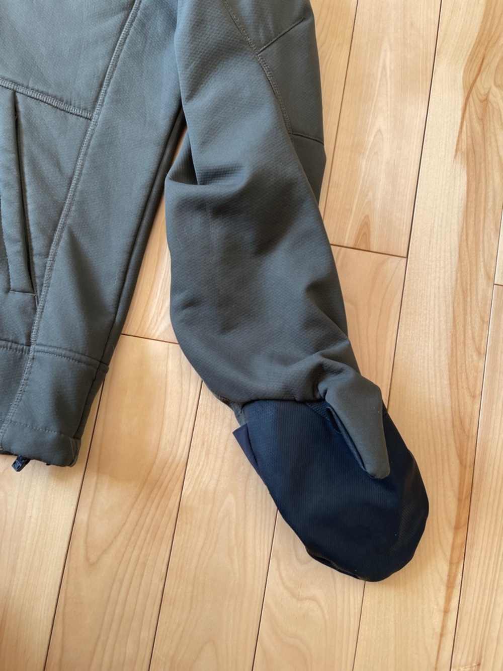 Loki Softshell Hooded Jacket - Picture 5 of 10